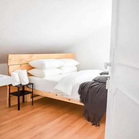 Say Hello To Your Next Vacation * Ferrel (Leiria)