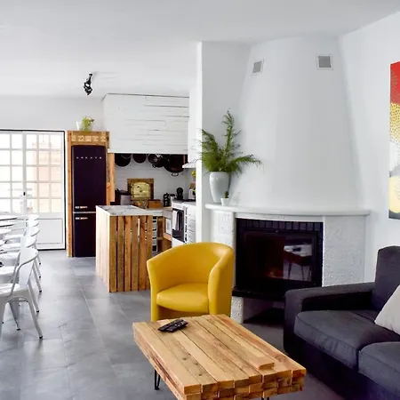 Say Hello To Your Next Vacation * Ferrel (Leiria)